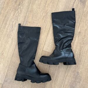 🔴Combat black boots size 8